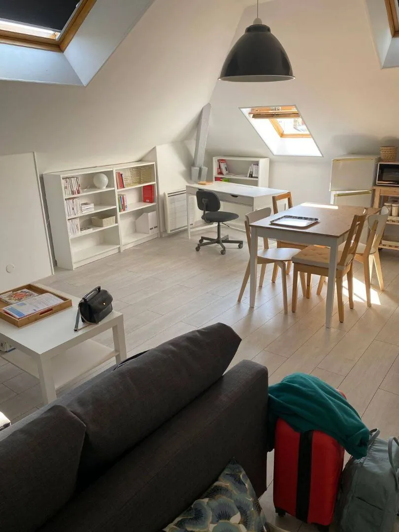 Reims - Appartement 1 pièce de 35m² meublé - Proche transports & commerces