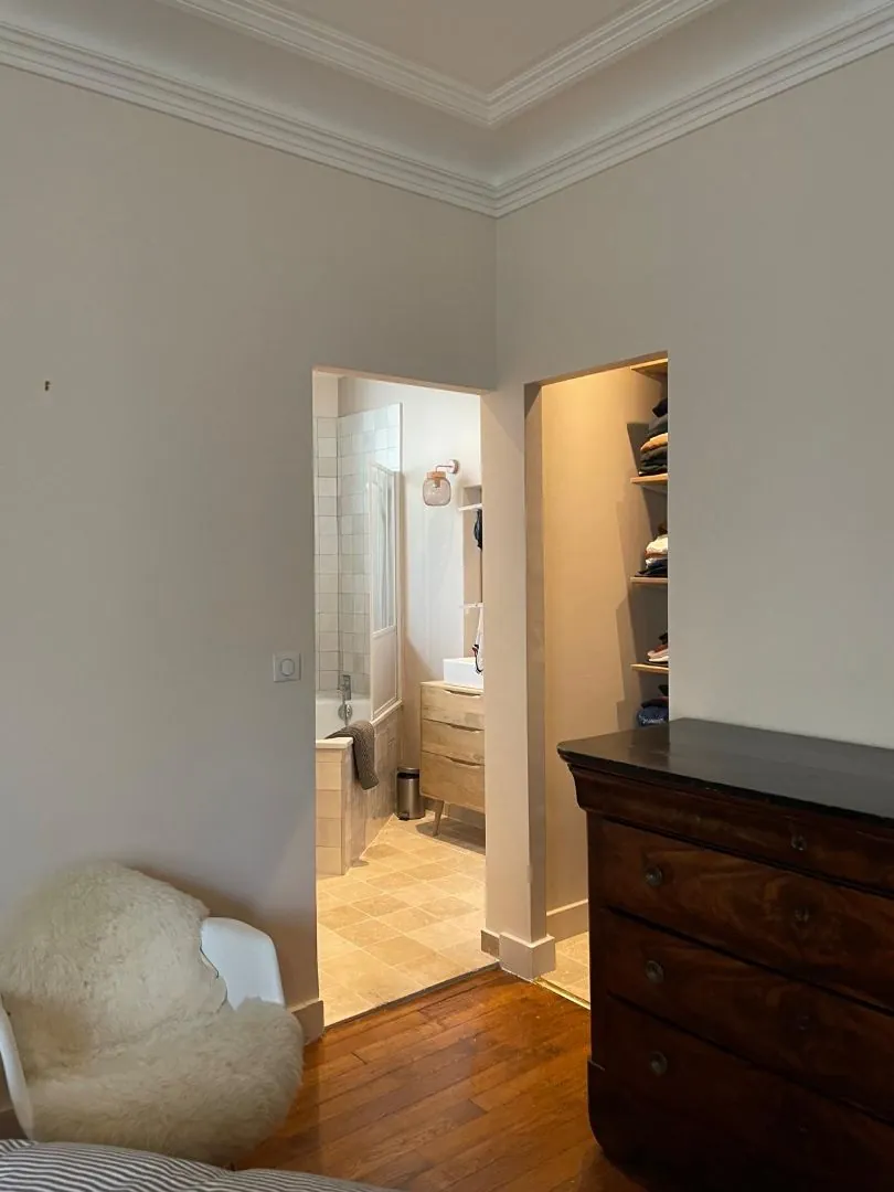 Charmant Studio Meublé avec Jardin à Paris - 777€