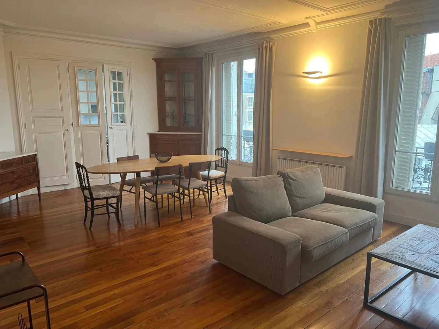 Paris: Studio Meublé 45m² - 2 Pièces Lumineux! 1445€